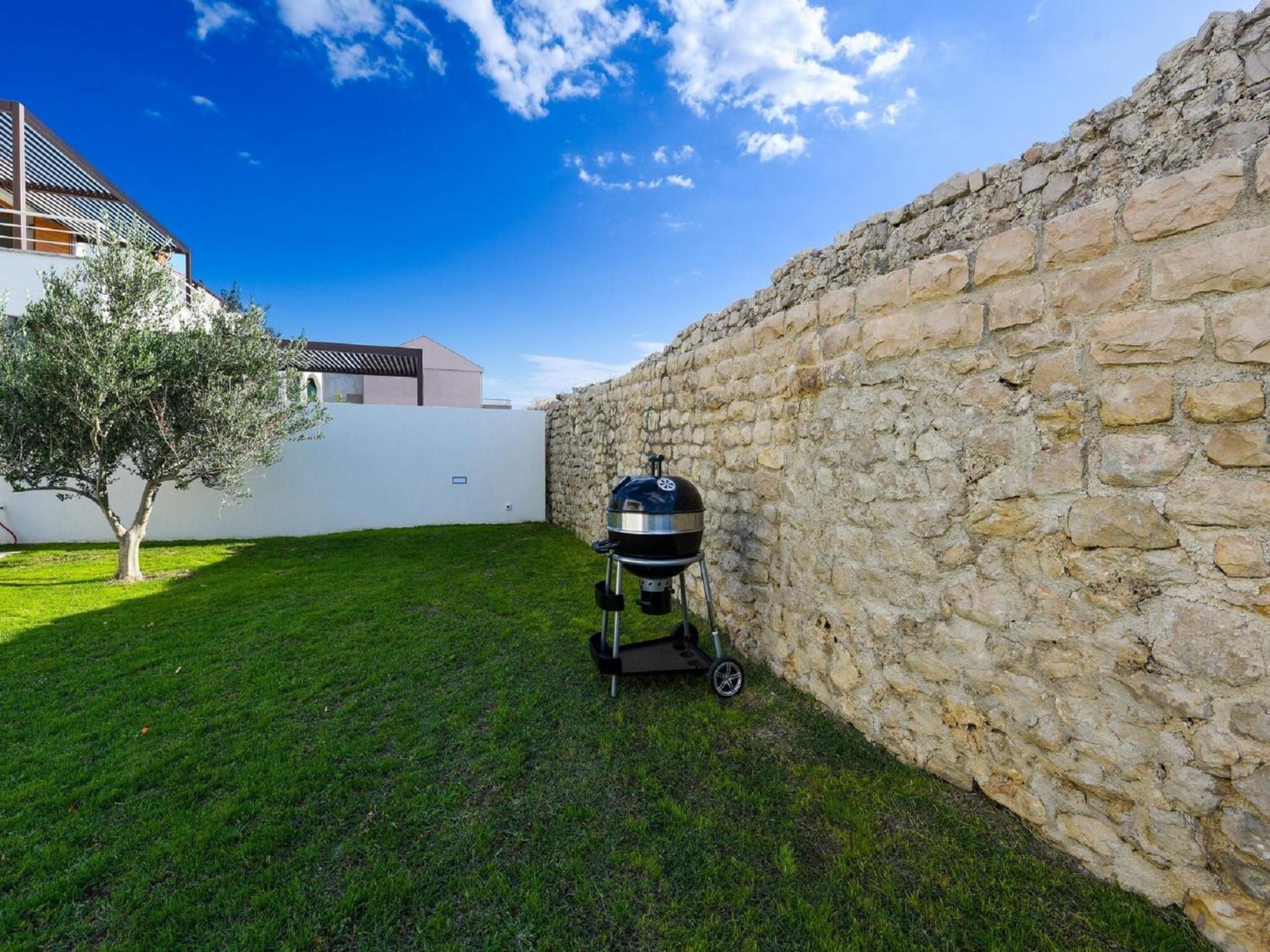 Modern Villa In Nin With Terrace Exterior photo